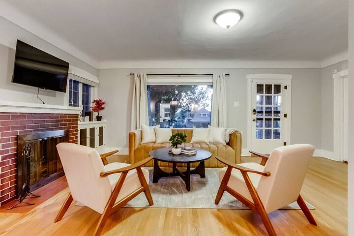 The Bonsai Bungalow | Hot Tub | Game Room gallery image 3