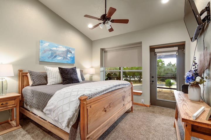 031-455022-180OakTerrace_031_12966340
