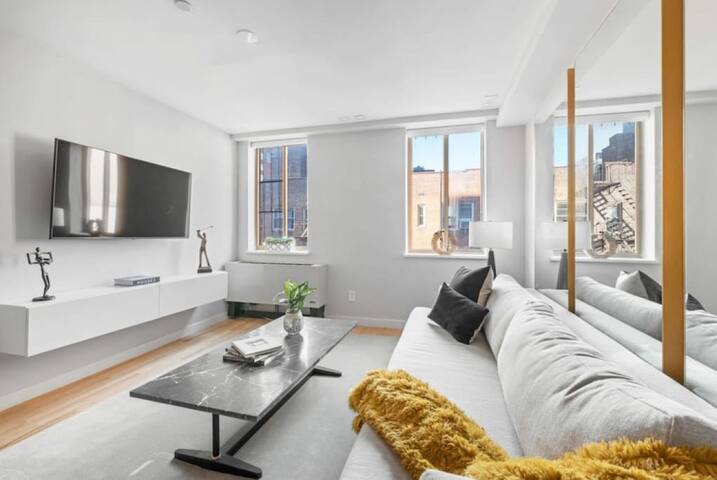 3BR Penthouse with Massive Private Rooftop gallery image 5