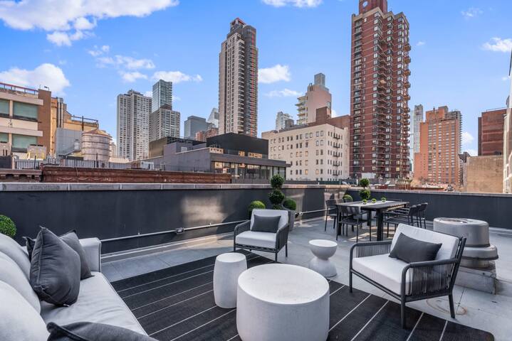 3BR Penthouse Suite with Massive Private Rooftop