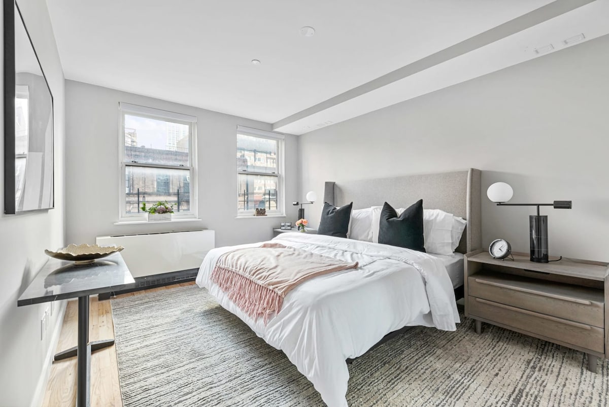 3BR Penthouse Suite with Massive Private Rooftop - Apartments for Rent ...