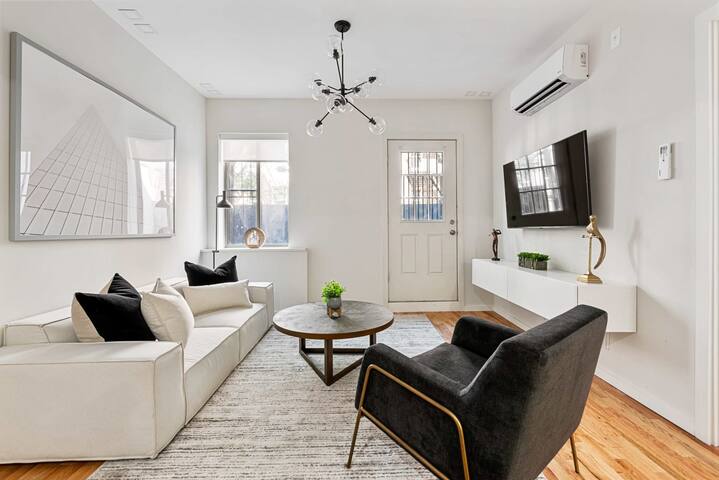 Luxury 3BR Duplex w Private Patio in Upper East gallery image 4