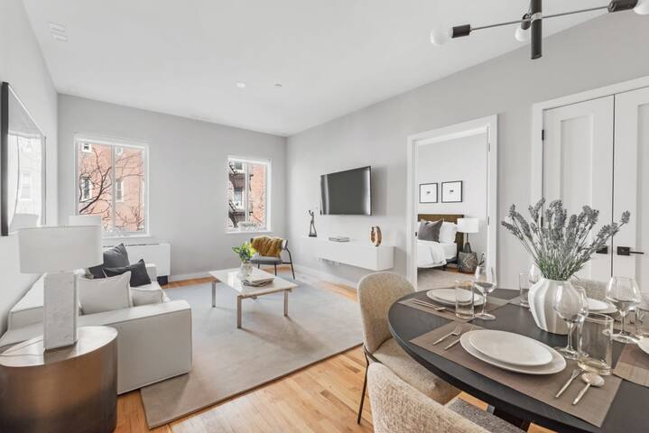 Top Notch 2BR & 2BA Suite Minutes to Central Park gallery image 5