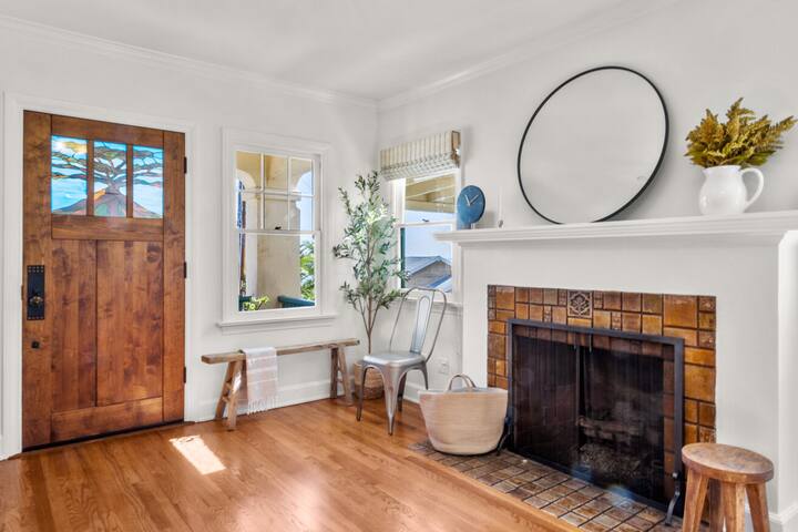 117V – Modern Avalon house, WIFI, Golf Cart, BBQ gallery image 4