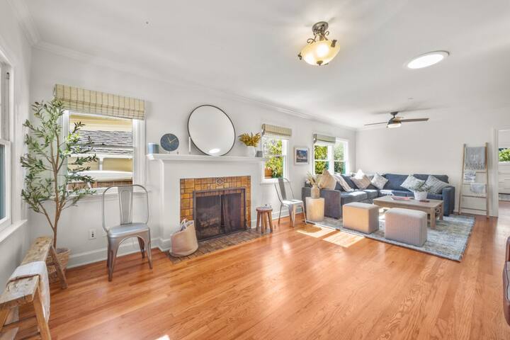 117V – Modern Avalon house, WIFI, Golf Cart, BBQ gallery image 5