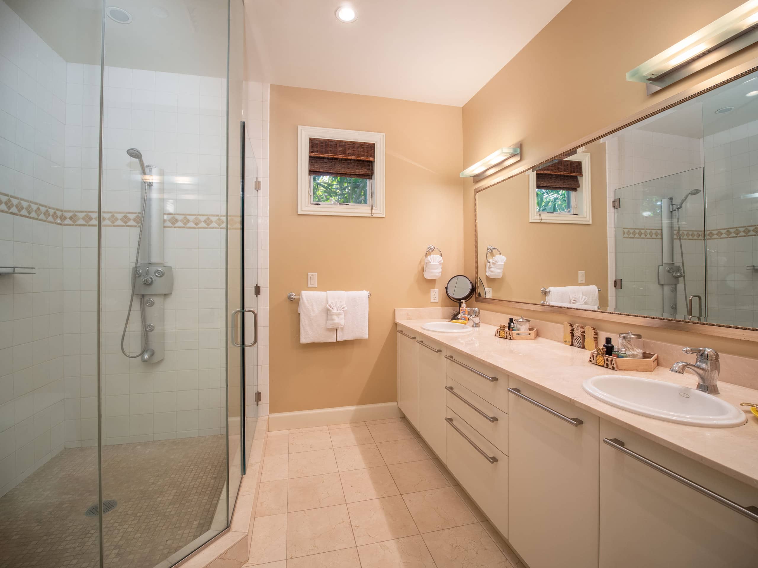 Townhouse in Kihei · ★4.82 · 4 bedrooms · 4 beds · 3.5 baths - Image 16