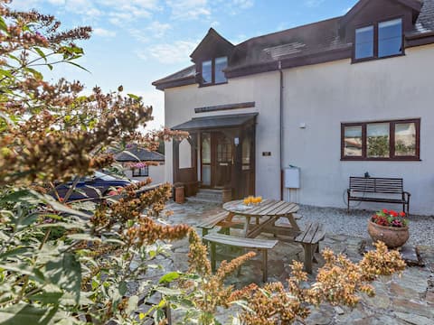 3 Bed in Poughill (TRVVV)