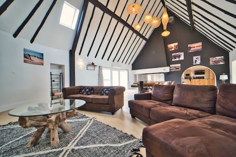 The cabin, traditional farmhouse of the Camargue