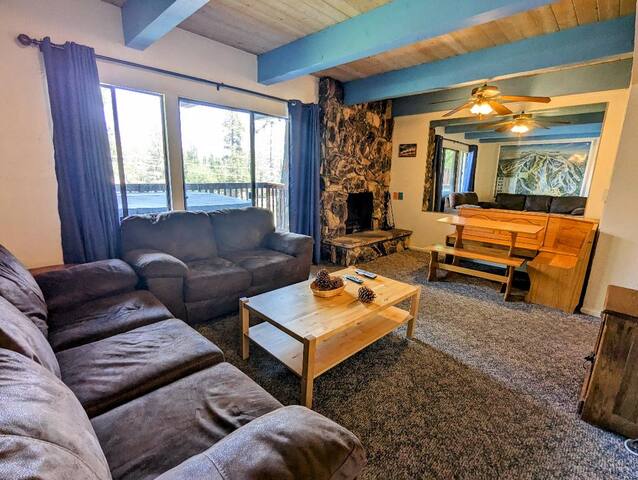Snow Summit Townhouse Rentals & Sales managed Airbnb listing 2