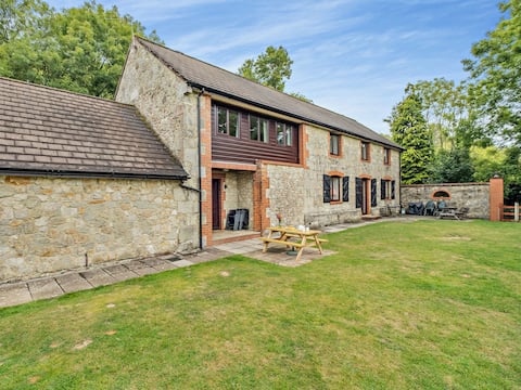 5 Bed in Newchurch (IC069)