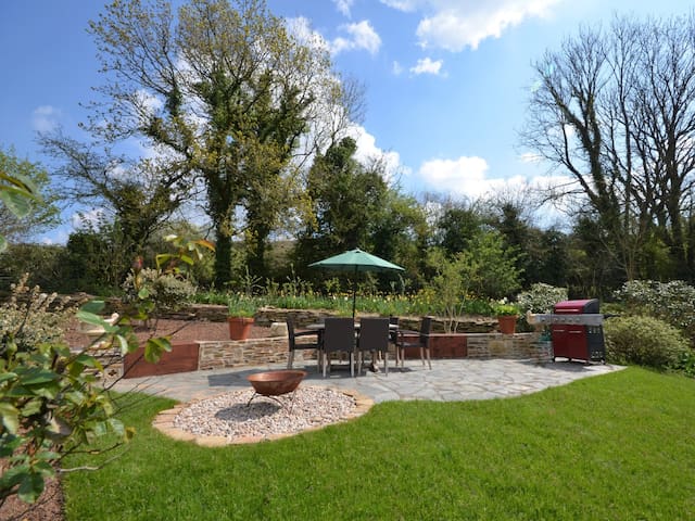 Listing in South Hams