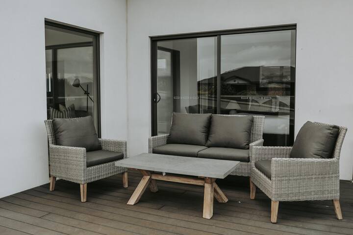 Tranmere Seaside Serenity gallery image 5