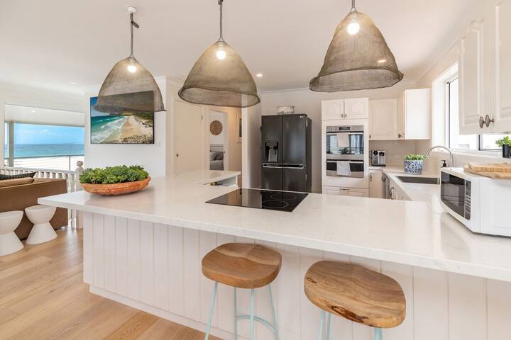 Arkon @ beachfront Blueys Beach gallery image 2