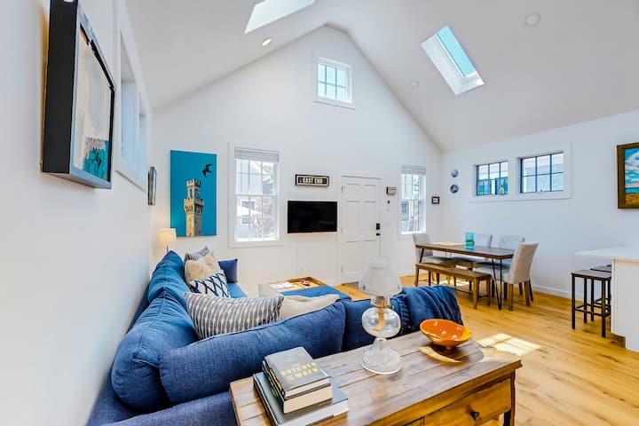 Charming Oasis With Yard & Custom Touches - Provincetown, MA