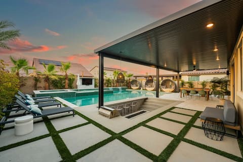 Green Lion - New Spectacular Modern Pool home