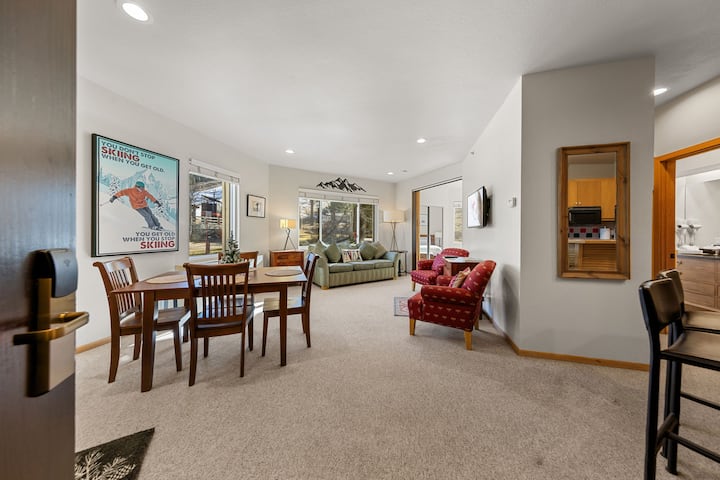 159  | Romantic 1bd King W/ A/c, Kitchen & Views - Olympic Valley, CA