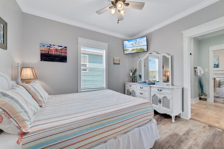 ห้องนอน 2 พร้อมเตียงควีนไซส์