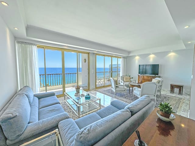 Promenade Holiday / 107 promenade managed Airbnb listing 1