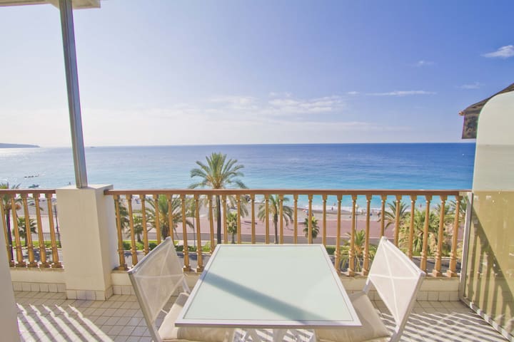 Promenade Holiday / 107 promenade managed Airbnb listing 1