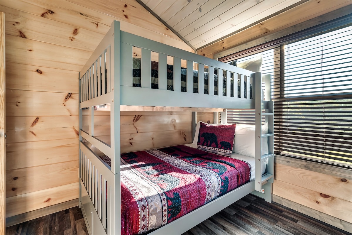 Full/Full Bunks with/ Vizio Streaming TV