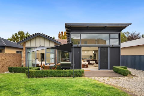 Stunning on Summer - Heart of Orange