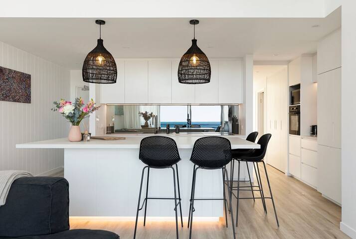 11 Cote D’Azure– Magnificent Ocean Views gallery image 2