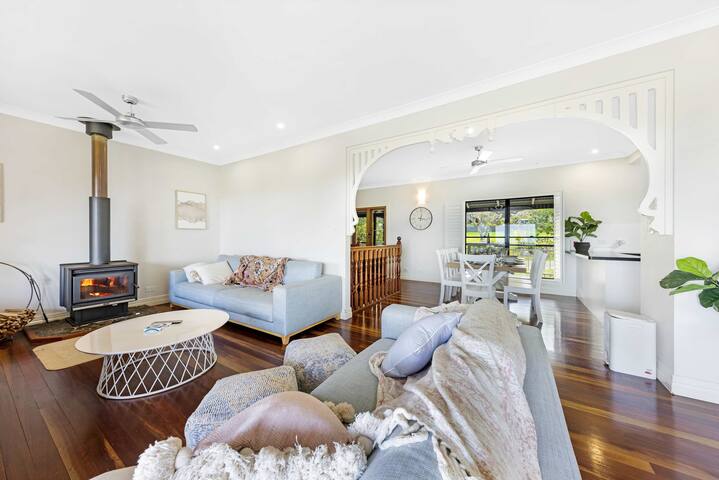 Hinterland Horizon Retreat – Ocean & Country Views