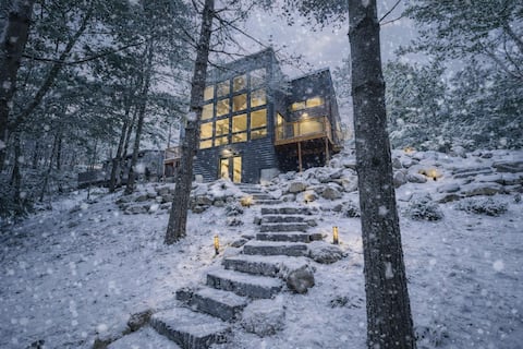 StoneWater | New | Private Lakefront + Fire