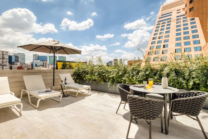 Steps from Palacio de Hierro | Terr | Jacuzzi+Gym