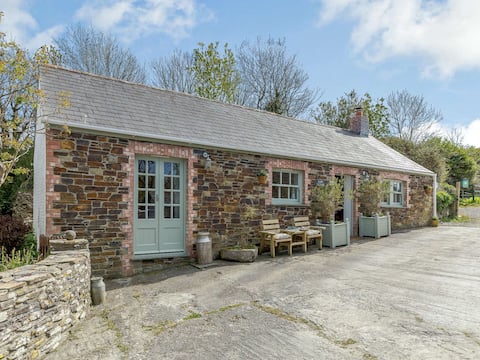 2 Bed in Little Petherick (82681)