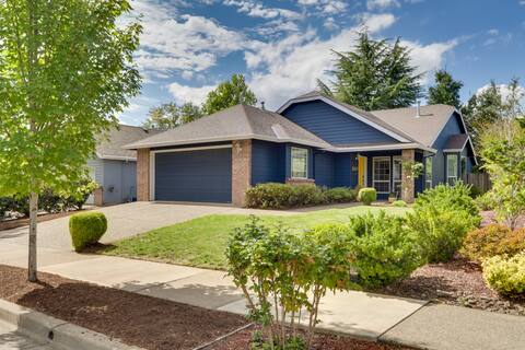 Tasteful Tualatin Home: 40 Mi to Willamette Valley