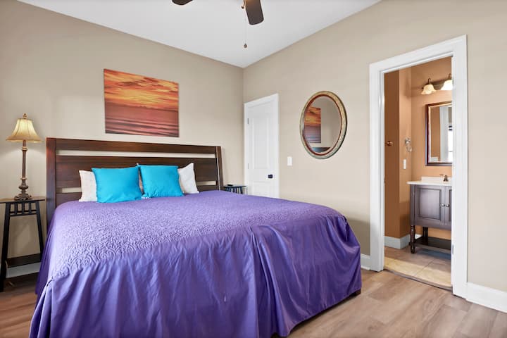 加大双人床卧室