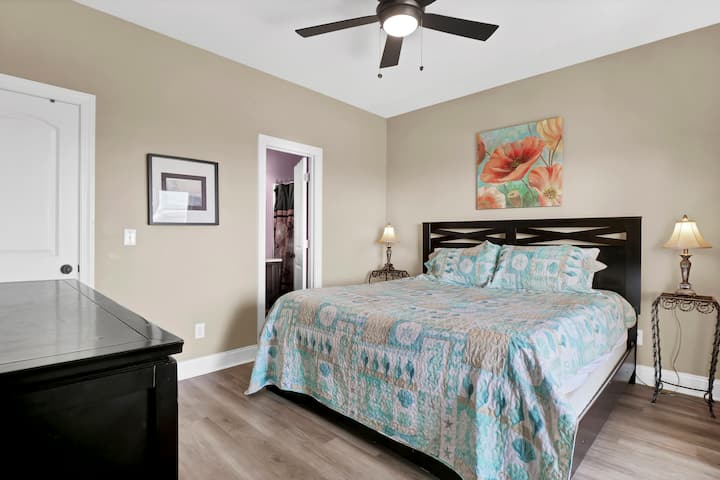 加大双人床卧室