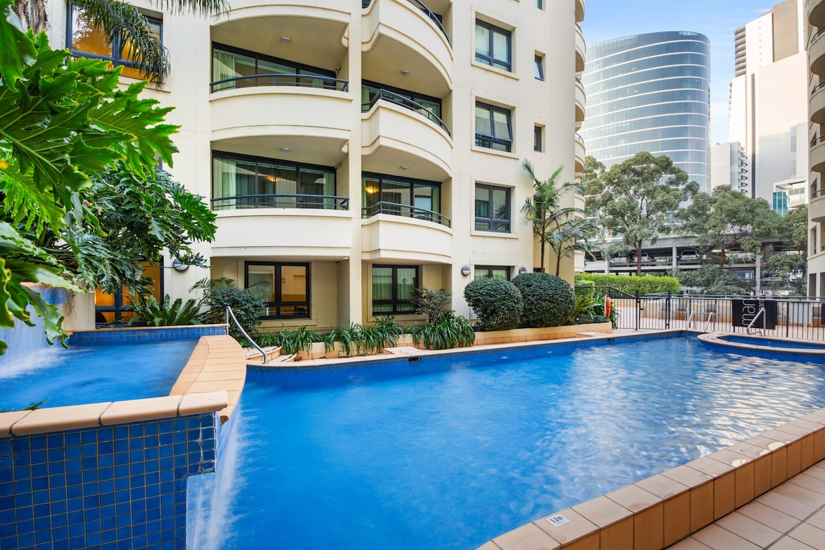 Popular Airbnb listing: Contemporary 1-Bed First Floor Unit with Pool in Parramatta