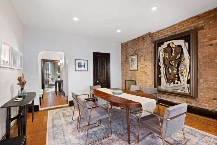 Garden Place II by RoveTravel | 4BR Historic Apt gallery image 2