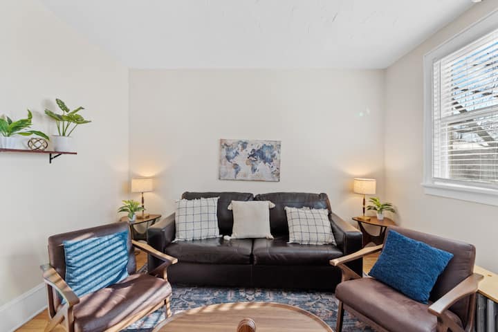 4 Br Home W/ Garage Sleeps 12!|walker's Point Mke - Milwaukee, WI