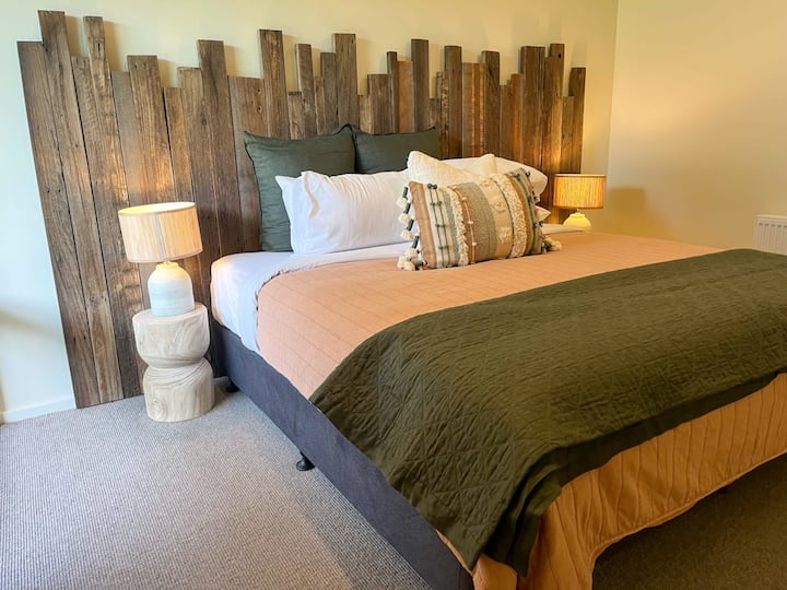 Bedroom 3 - King bed with wall to floor closet