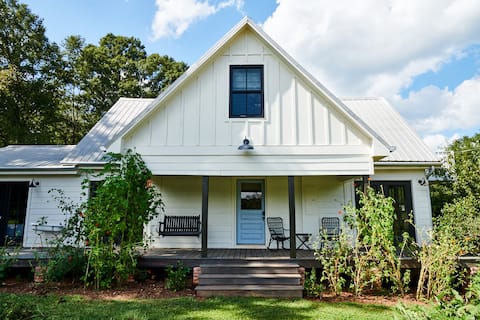 Spacious Farm Home, Steps from Serenbe with Pool