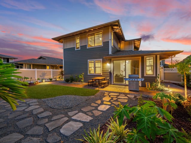 4BR, Near Beach, Pool/Spa, Gym, Free Parking, BBQ