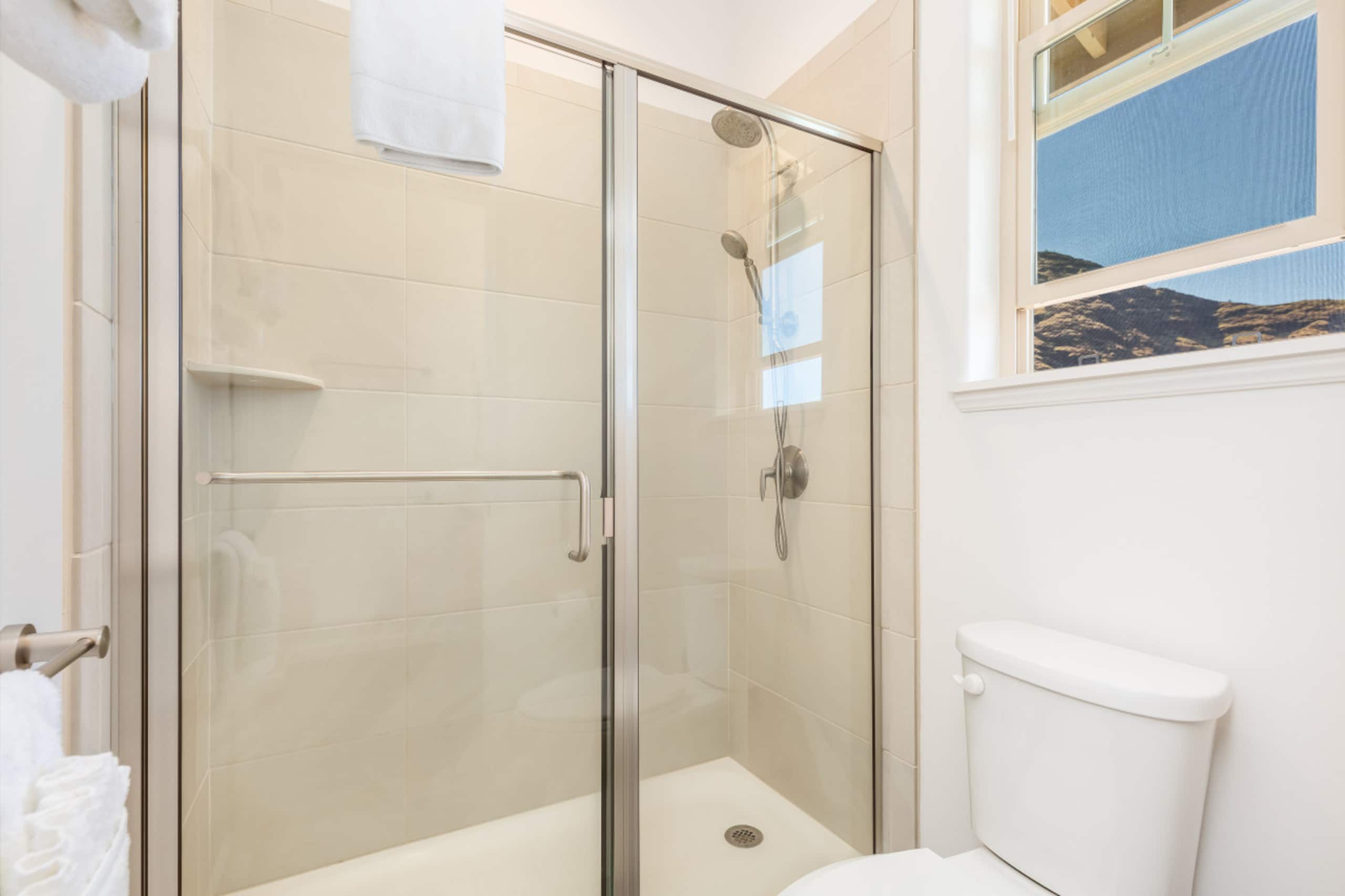 Home in Makaha Valley · ★4.99 · 4 bedrooms · 6 beds · 2.5 private baths - Image 21