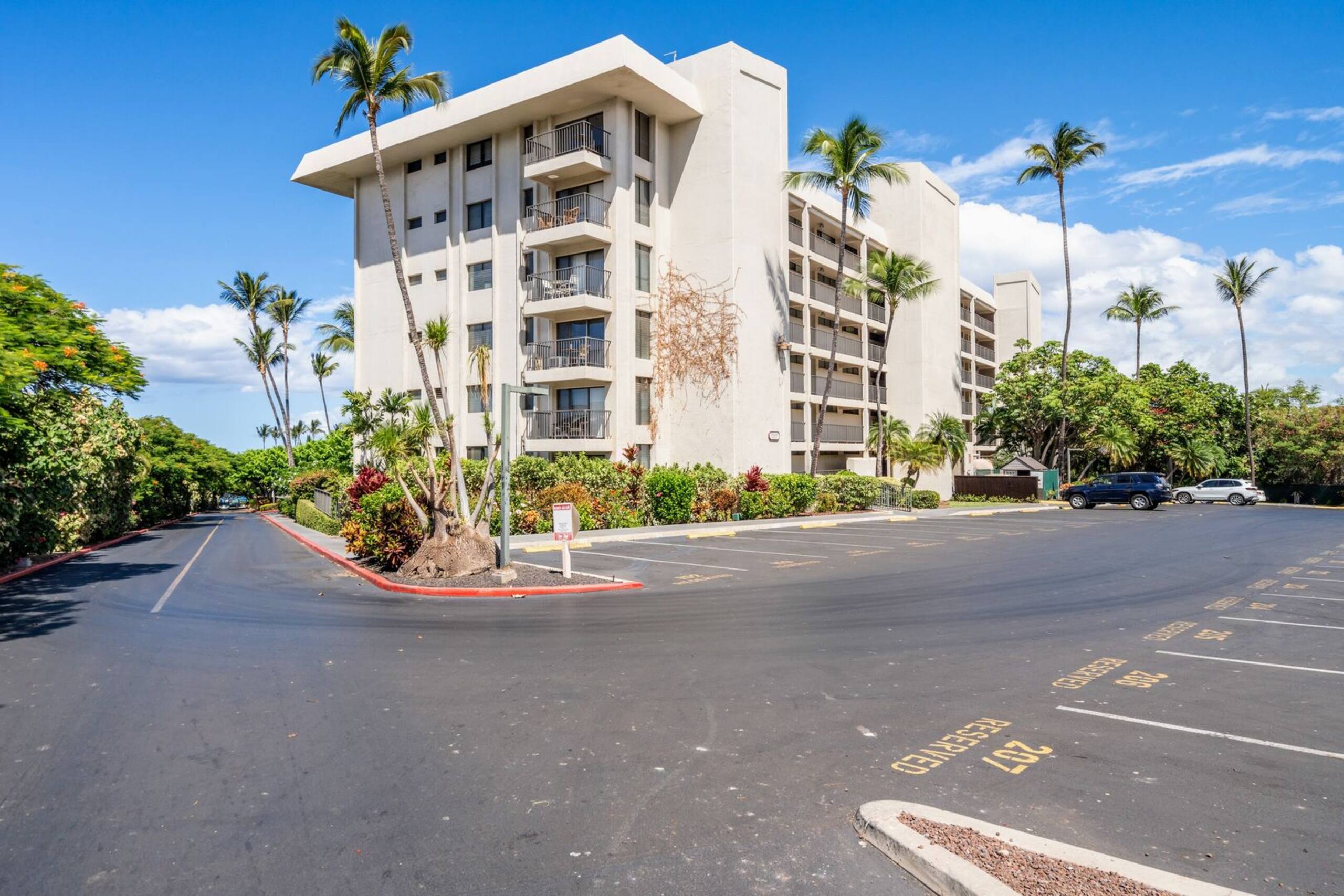 Condo in Kihei · ★4.74 · 1 bedroom · 2 beds · 1 bath - Image 42