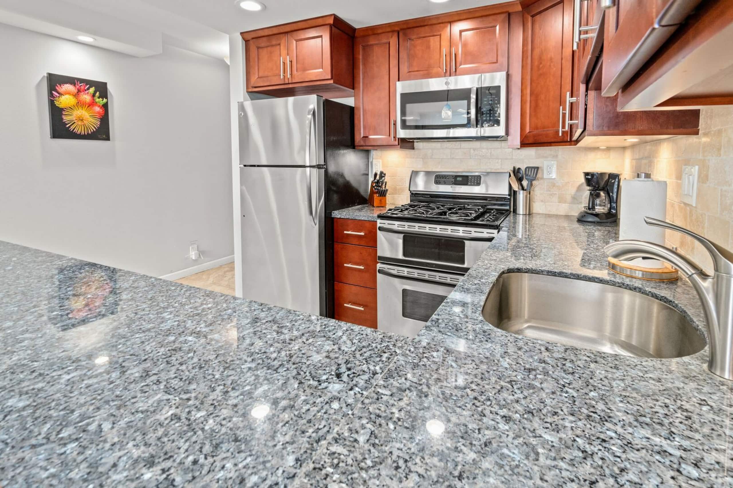 Condo in Kihei · ★4.74 · 1 bedroom · 2 beds · 1 bath - Image 6
