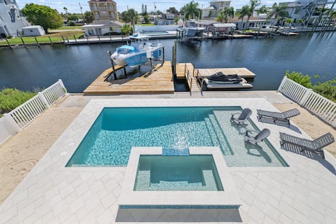 Luxury 3BR Waterfront Escape and Boaters Dream
