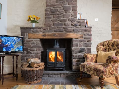 1 Bed in Llangynidr (BN079)