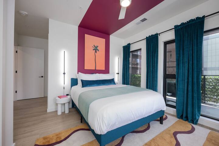 Hyve – Artpop – Walk to Broadway-Full Gym- Pool gallery image 4