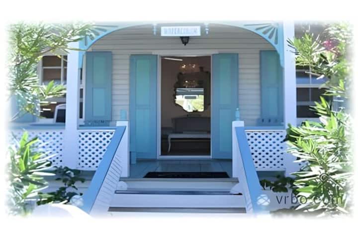 Watercolor A Charming Island Cottage 3 Bedroom - Harbour Island