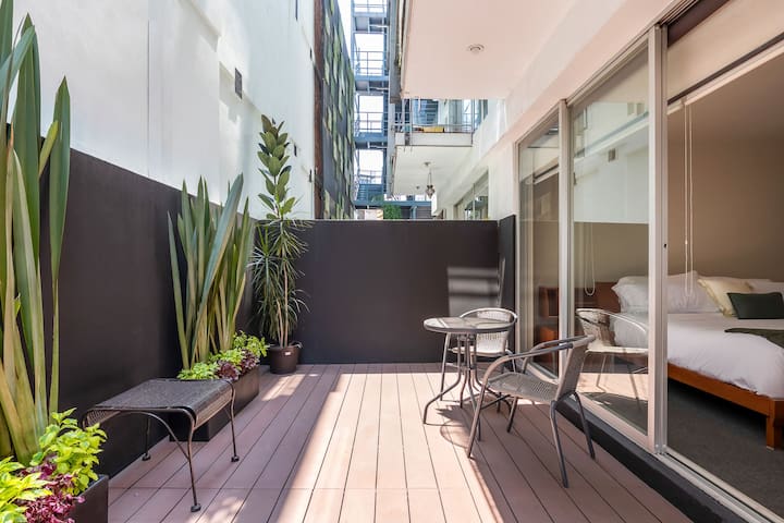 Elegant Condo with Private Terrace in Condesa