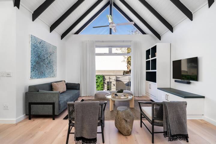 The Perfect Beach Hideaway with Backup power