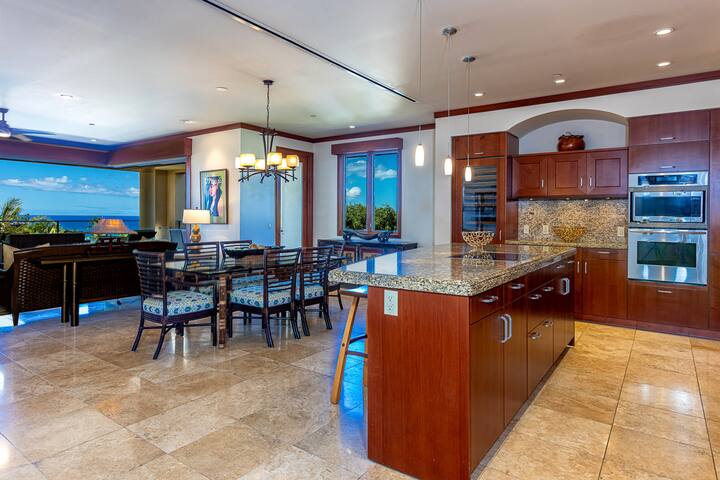 Luxury 3BR Wailea Beach Villa: Ocean Views & A/C gallery image 3