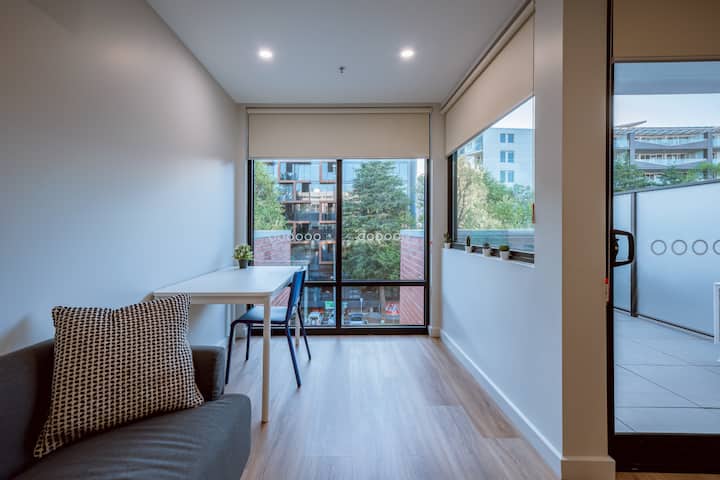 Modern Apt In Heart Of The City - Canberra